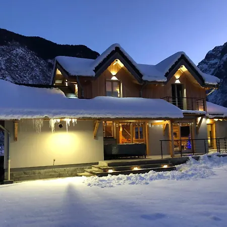 Barbara With Swimming Pool In The Heart Of Oisans Alpesi faház